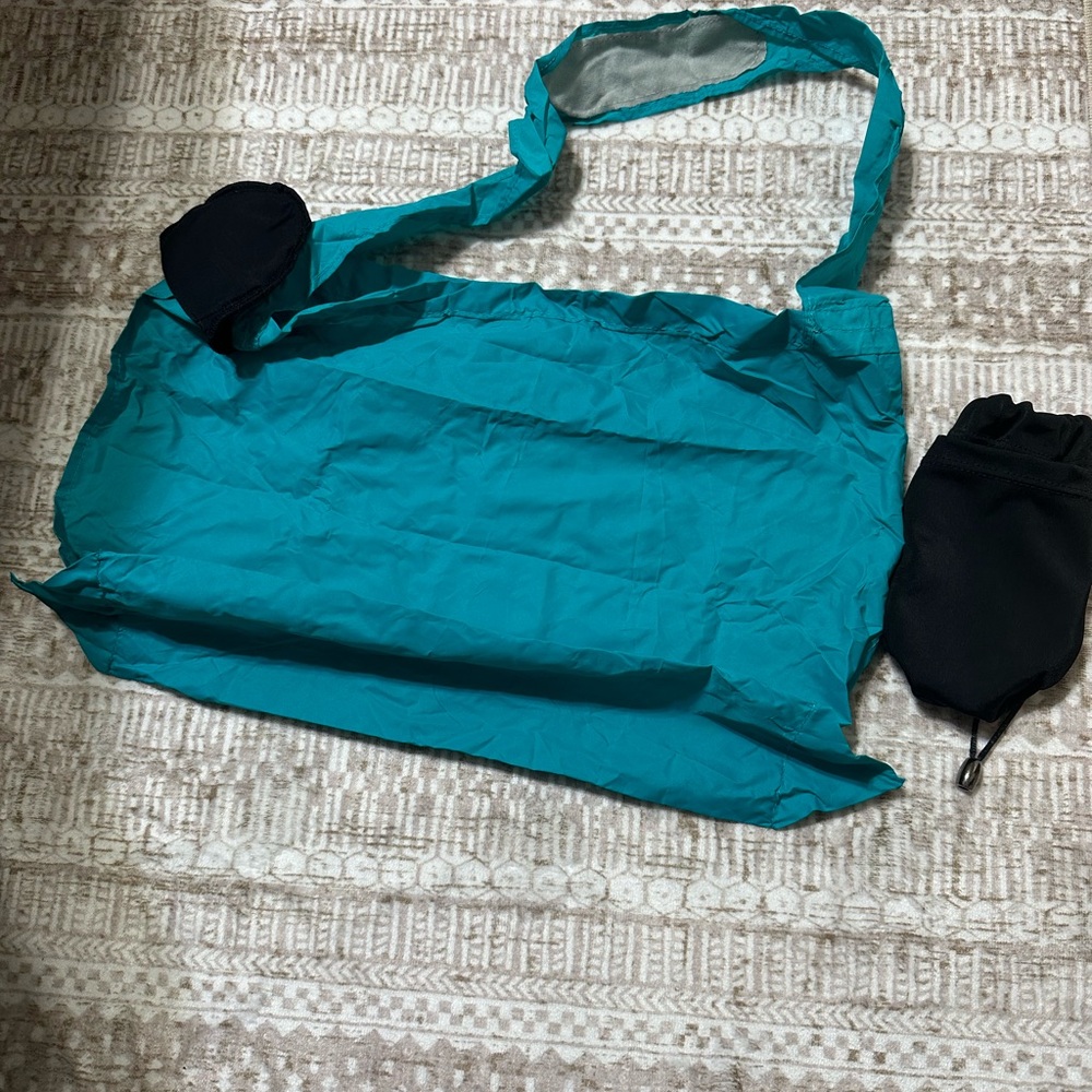 2 Tieks carrying bag.